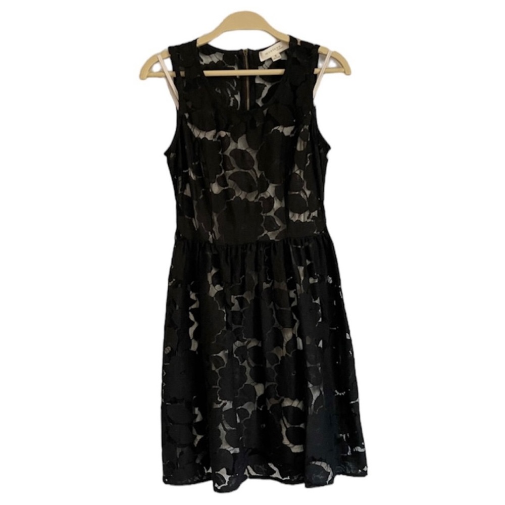 Monteau L.A. black lace/nude lining dress Small
